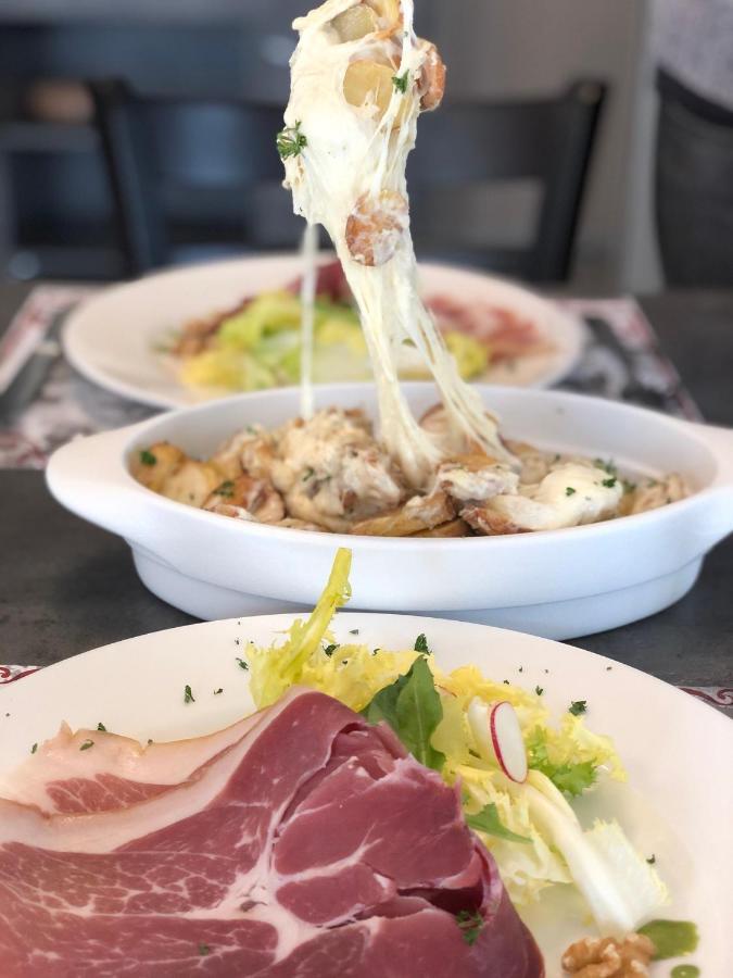 Auberge Du Cezallier Montgreleix 外观 照片
