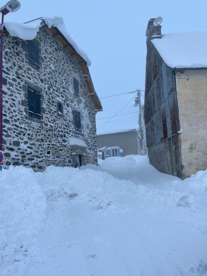 Auberge Du Cezallier Montgreleix 外观 照片