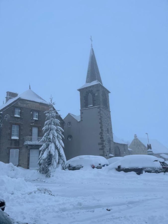 Auberge Du Cezallier Montgreleix 外观 照片