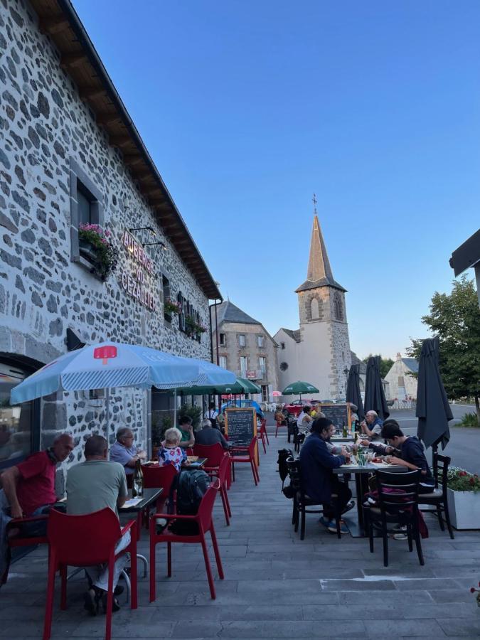 Auberge Du Cezallier Montgreleix 外观 照片